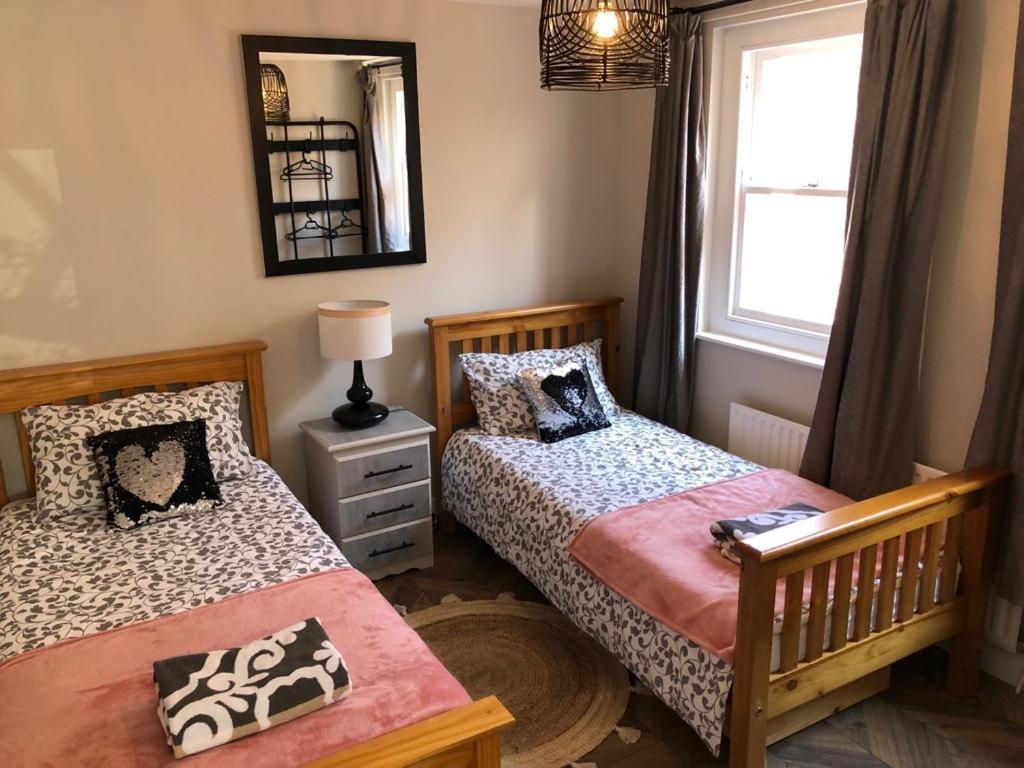 בלפסט Stunning 3 Bedroom Townhouse In The Heart Of City חדר תמונה